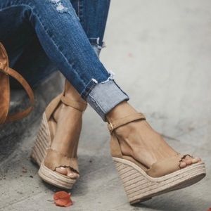 Suri Scalloped Espadrille Wedge - Camel